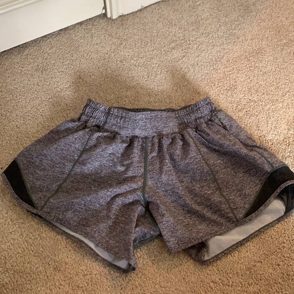 GREY LULU HOTTY HOTS 4” inseam SIZE 4